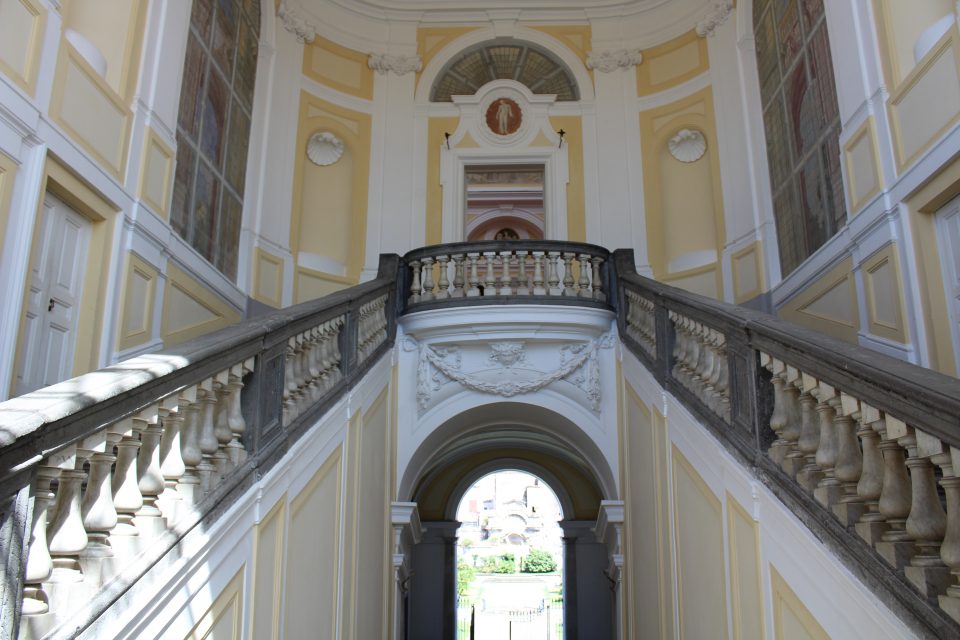 Scalone d'Onore di Villa Campolieto. 