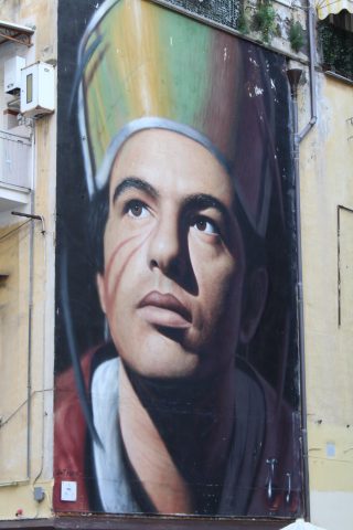 Murales "Gennaro" del famoso street artist Jorit Agoch. Il murales rappresenta San Gennaro e si trova sulla parete di un palazzo nel quartiere di Forcella a Napoli. 