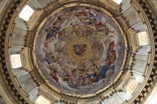 Affresco del “Paradiso” ad opera di Giovanni Lanfranco che copre la cupola della Cappella del Tesoro di San Gennaro. 