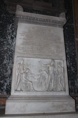 Monumento funebre di Lucia Migliaccio, seconda moglie del re Ferdinando IV di Borbone, ad opera dell'illustre scultore Tito Angelini, conservato nel transetto sinistro della Chiesa di San Ferdinando a Napoli. 