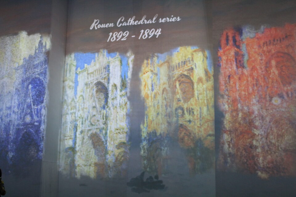 Serie di quadri con la Cattedrale di Rouen di Claude Monet, che raffigurano la cattedrale in diversi momenti della giornata. 