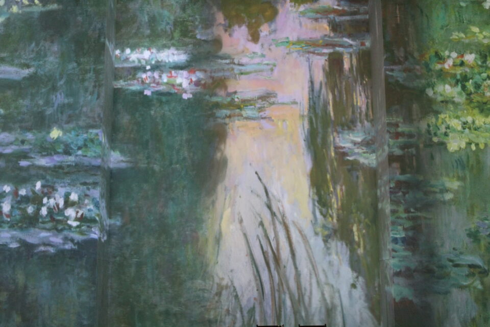 Quadro delle Ninfee del famoso pittore impressionista Claude Monet che è stato ispirato dal famoso giardino di Giverny. 