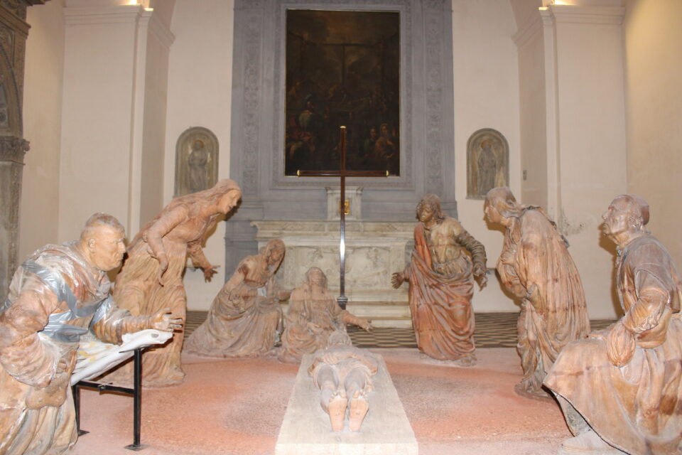 Gruppo scultoreo in terracotta del “Compianto sul Cristo morto” di Guido Mazzoni.