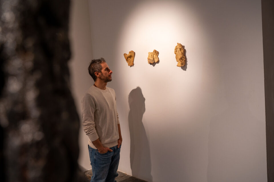 L'artista Matteo Lucca alle Gallerie Riunite di Napoli.