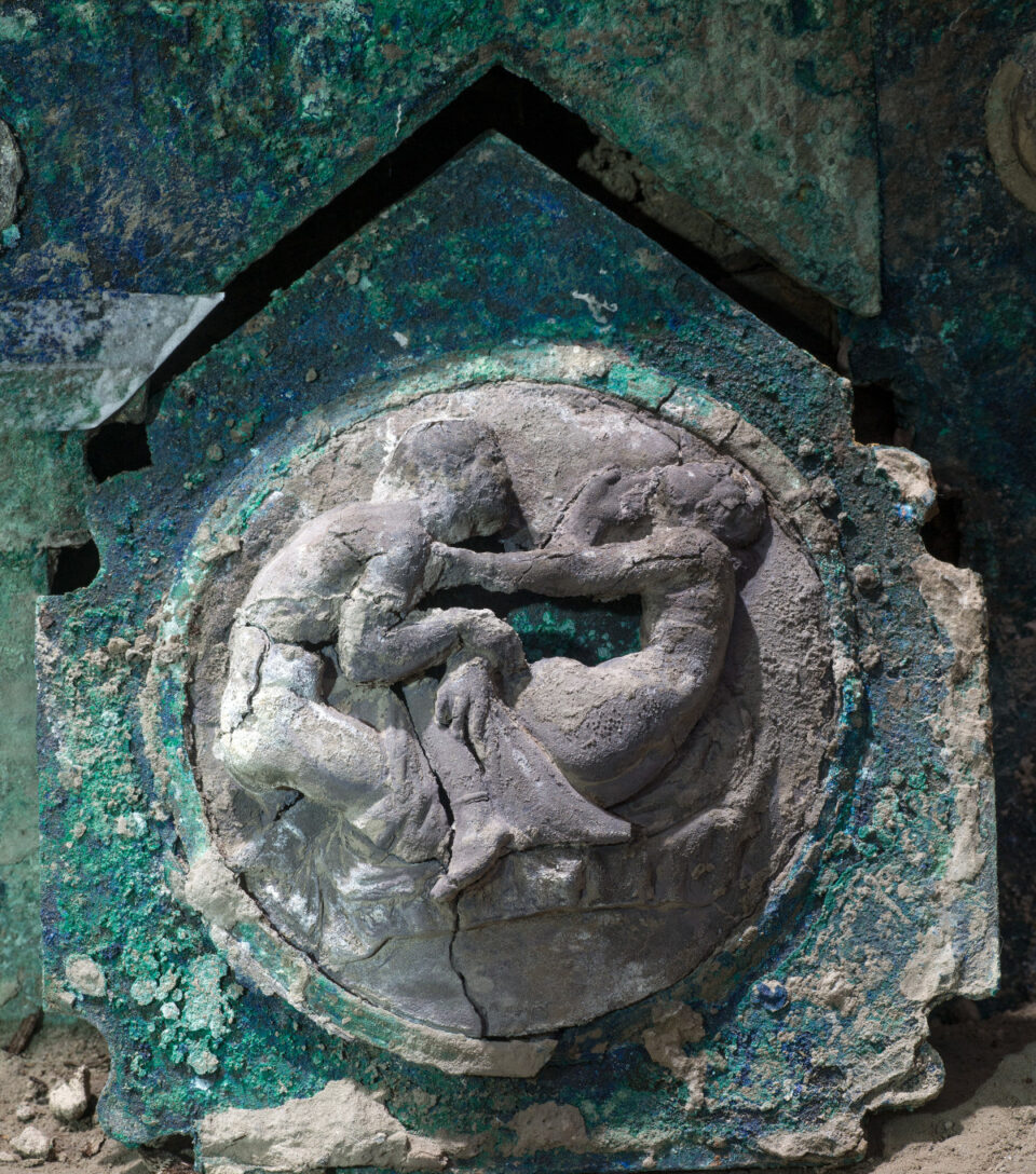 Particolare del Carro Cerimoniale di Civita Giuliana esposto alla mostra “Arte e sensualità nelle case di Pompei” al Parco Archeologico di Pompei. 

