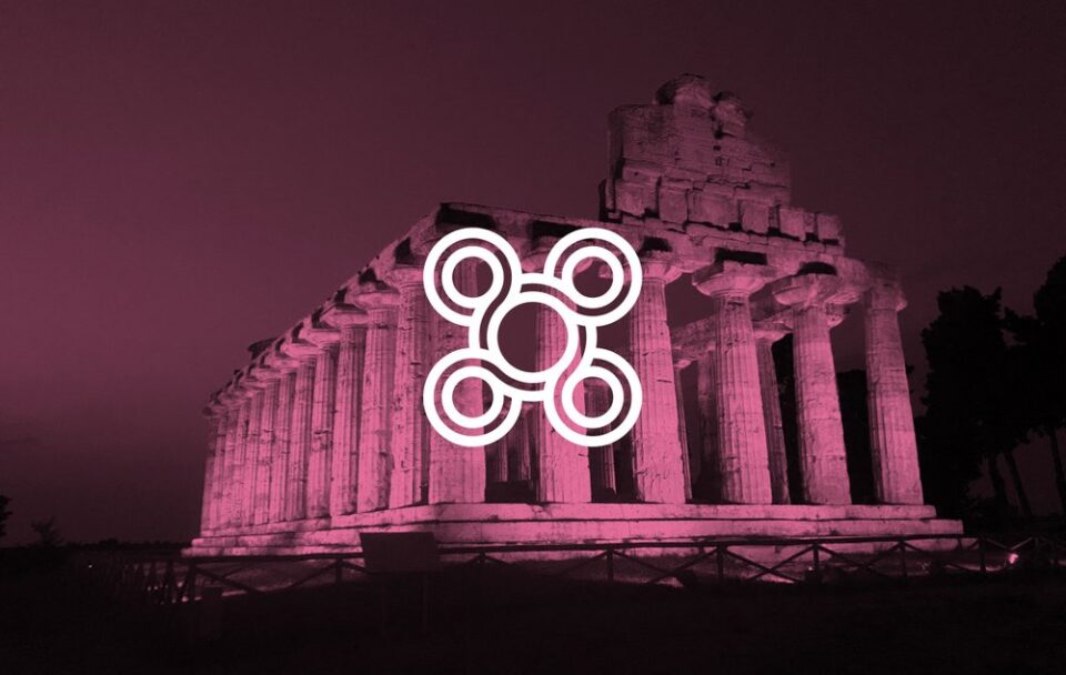 I monumenti della Campania si colorano di rosa in occasione di Procida 2022. 