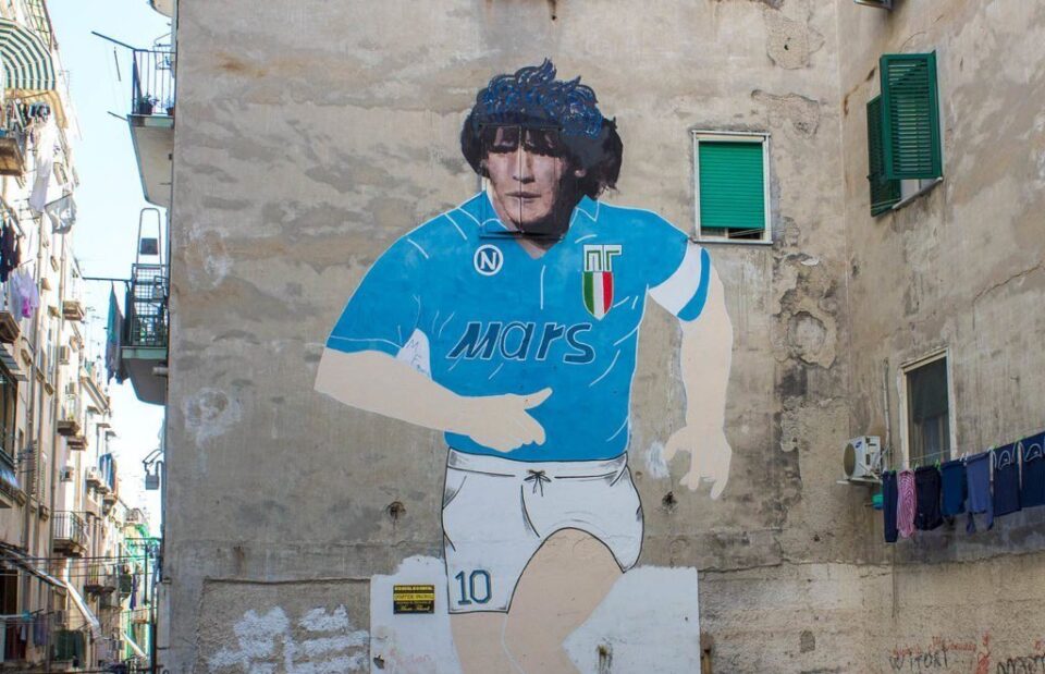 Maradona: il murale ai Quartieri Spagnoli