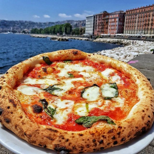 Migliori pizzerie di Napoli: la guida completa